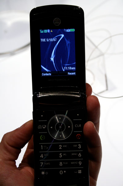 Illustration for article titled Motorola May 07 Mystery Phone Unveiling